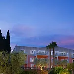 Arca 4*