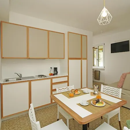 Arca Aparthotel 2*
